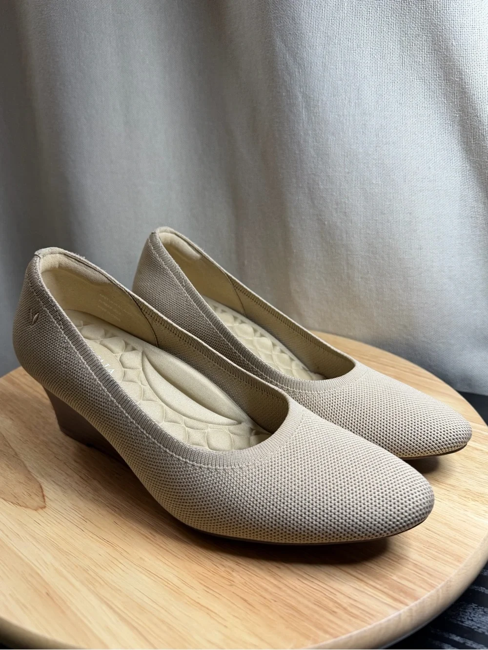 Vivaia women’s wedge shoes
